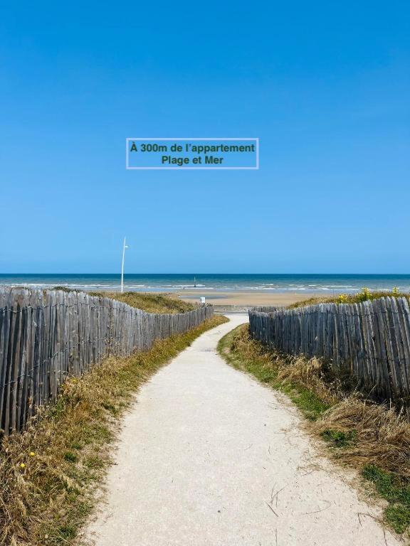 Cabourg, Appartement T2 Acces Direct Mer Buitenkant foto